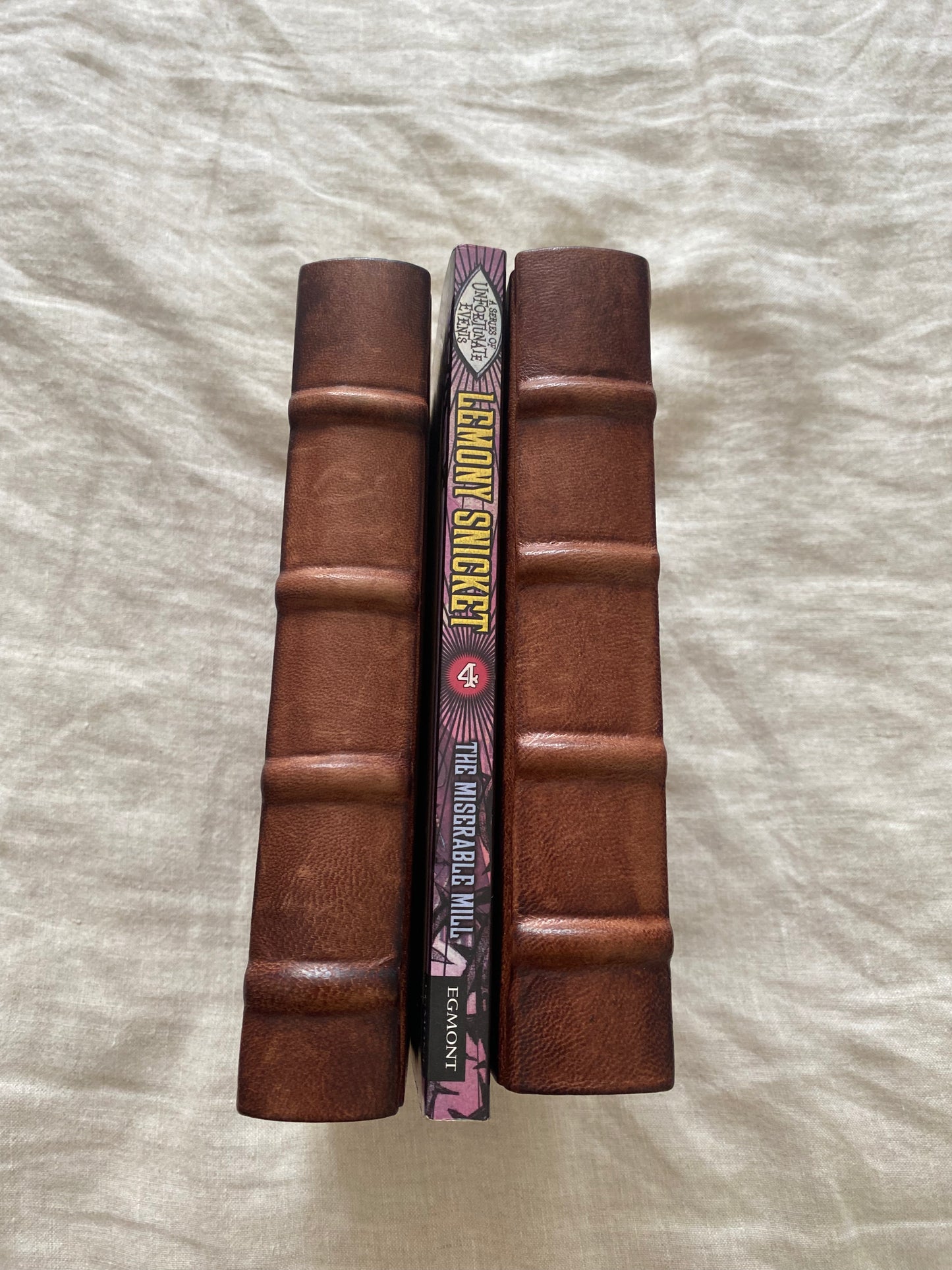The Miserable Mill (A Series of Unfortunate Events #4)