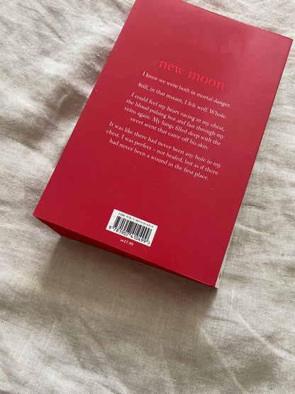 New Moon (The Twilight Saga #2)